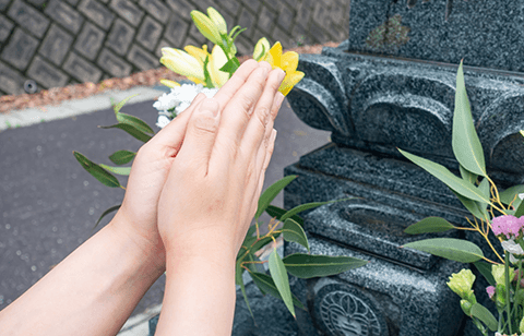 お墓参り代行(草引き)